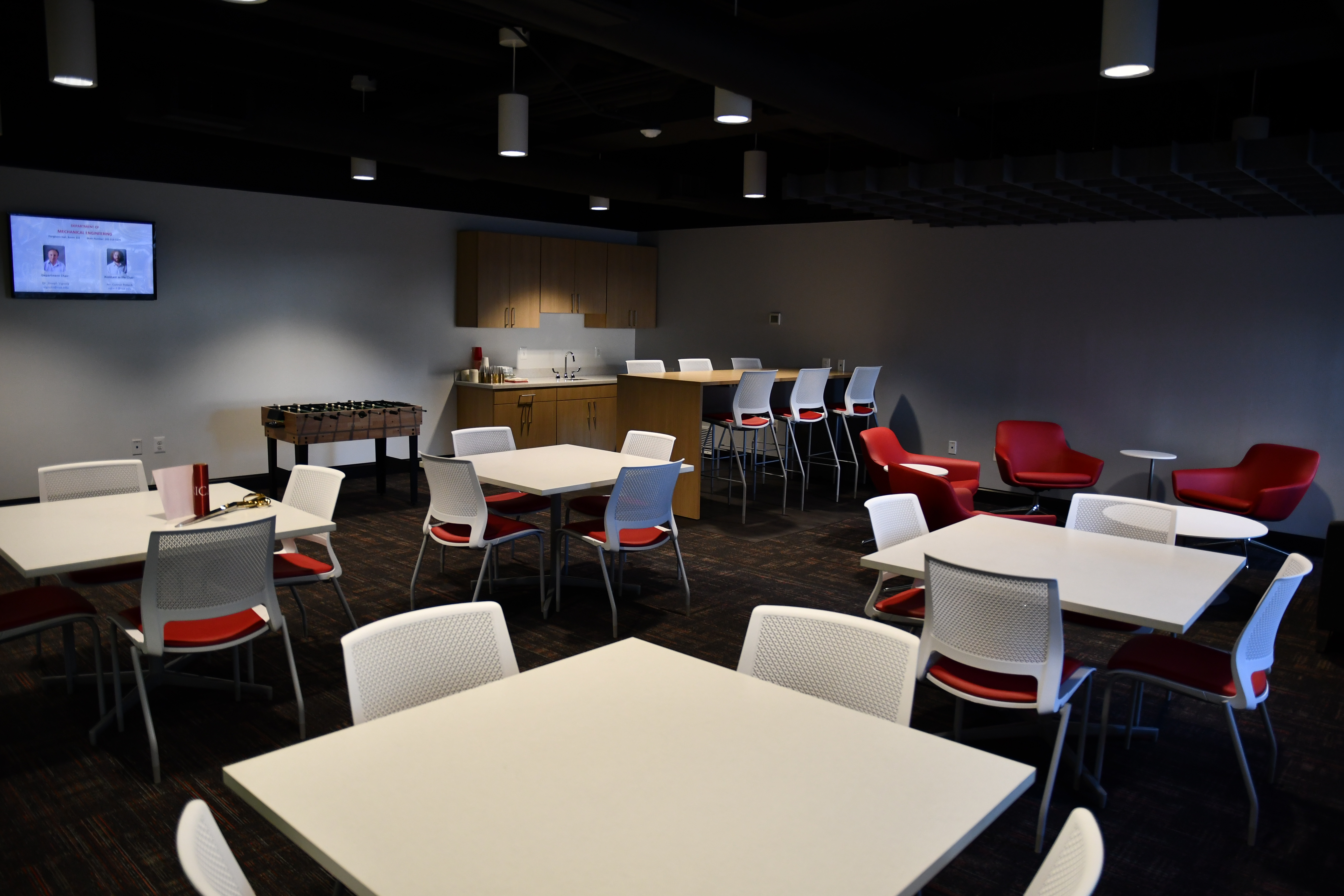 School of Engineering Unveils New Student Lounge